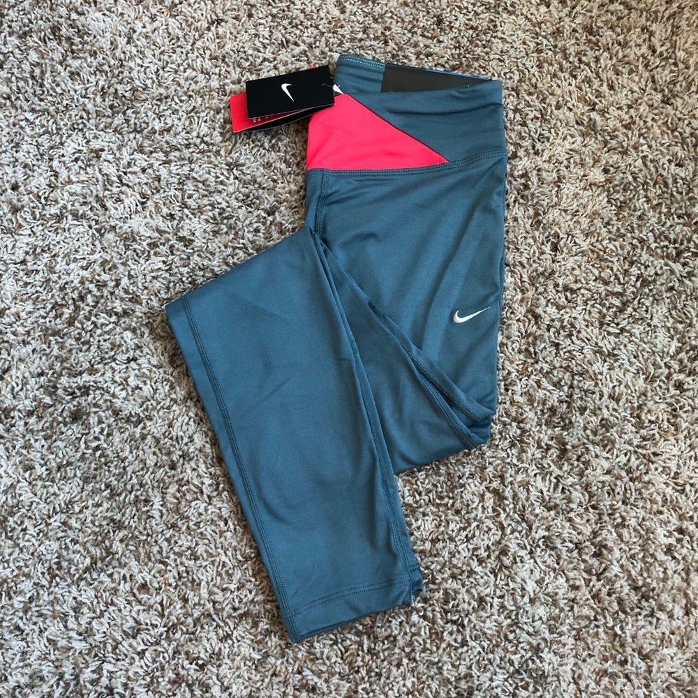 NWT! Nike Epic Run Tight Fit